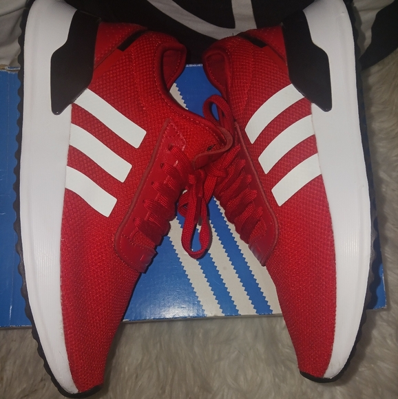 ❤️Adidas❤️ Kids Red & white sneakers - Picture 5 of 13